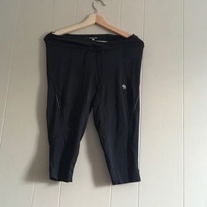 Mountain Hardware Cropped Leggings w Back Pocket